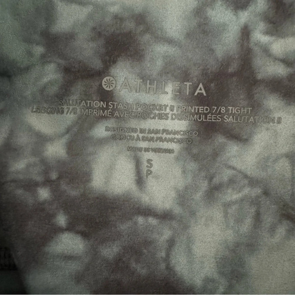 Athleta Blue Tie Dye Salutation Stash Pocket II Printed 7/8 Tight. Size Small - Picture 3 of 13